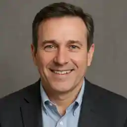 Professional headshot of Australian reviewer Liam Hart from Perth, Western Australia, representing Spinbond Casino AU; focuses on mobile pokies, AU$ banking, fast withdrawals, and responsible gambling.